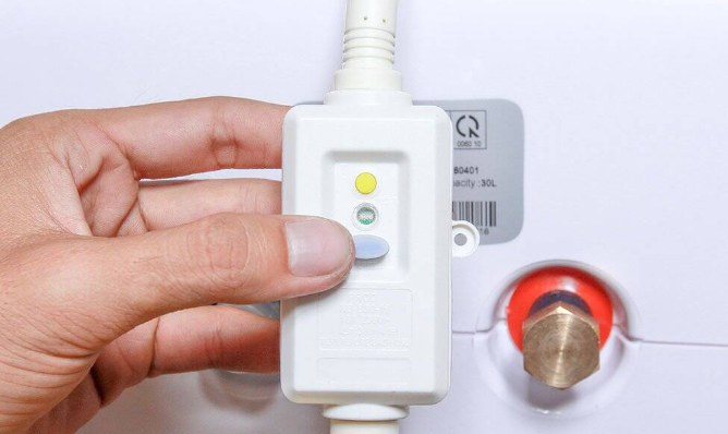 Cách sử dung thiết bị chống rò điện bình nóng lạnh Cách sử dung thiết bị chống rò điện bình nóng lạnh